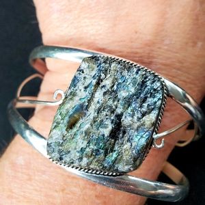 New Spectrolite (Labradorite) Feldspar Rough 925 Silver Cuff Bracelet.